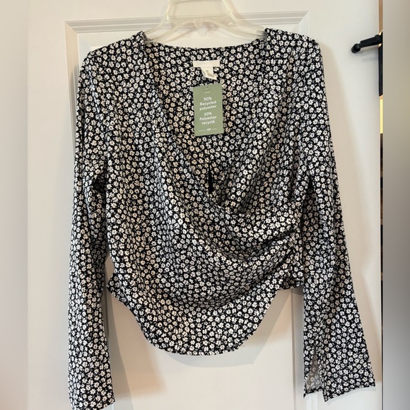 H&M Black and White Floral Blouse - Picture 1 of 5